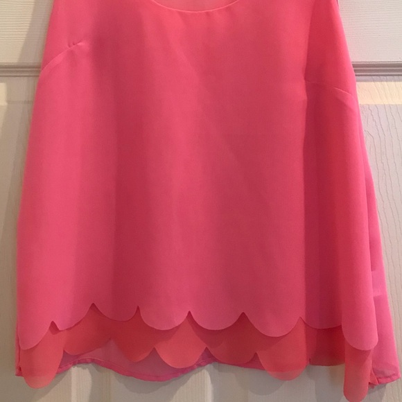 WallpapHER sheer pink scalloped bottom top - Picture 7 of 8
